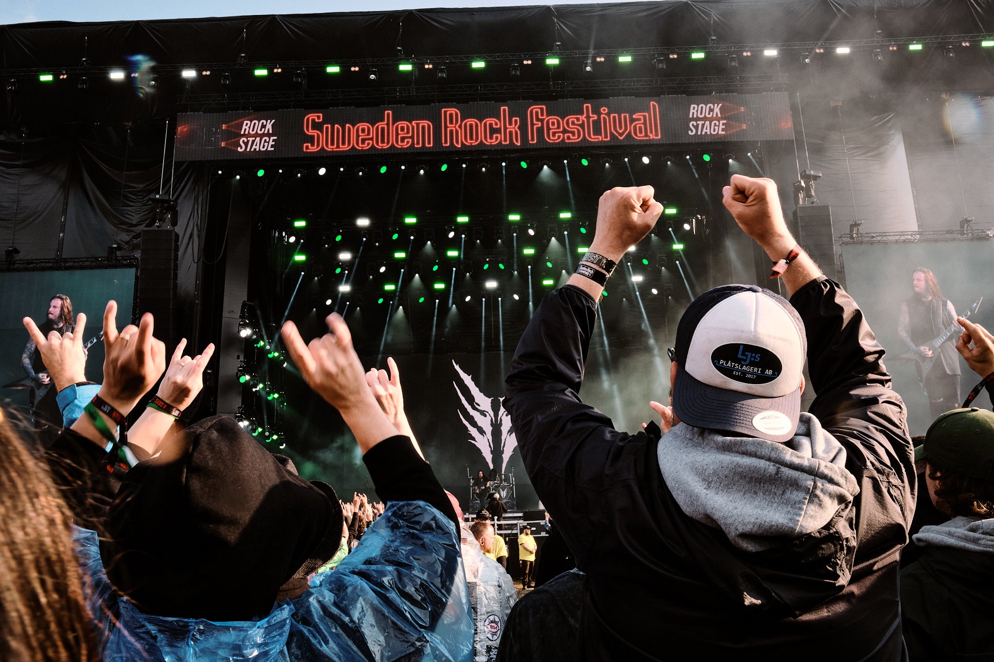 folksamling under konsert på sweden rock