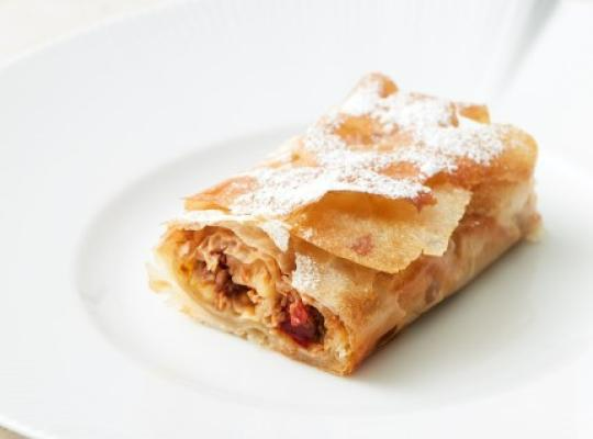 SALTAD STRUDEL MED VEGAN MINCE, CHUTNEY OCH APRIKOS