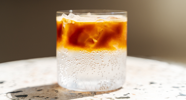 coffee lemonade i glas med vackra lager