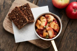 ”ÄPPELFLÄSK” PÅ SENSATIONAL™ FILLET PIECES, ÄPPLEN OCH LÖK (VEGANSK)