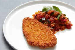 RATATOUILLE MED VEGAN SCHNITZEL OCH BASILIKA
