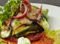halsans-kok-sensational-burger-salat-romesco