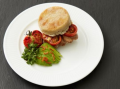 opskrift-engelsk-muffin-sensational-sausage-halsans-kok