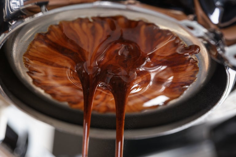 espresso rinner ner från espressomaskin